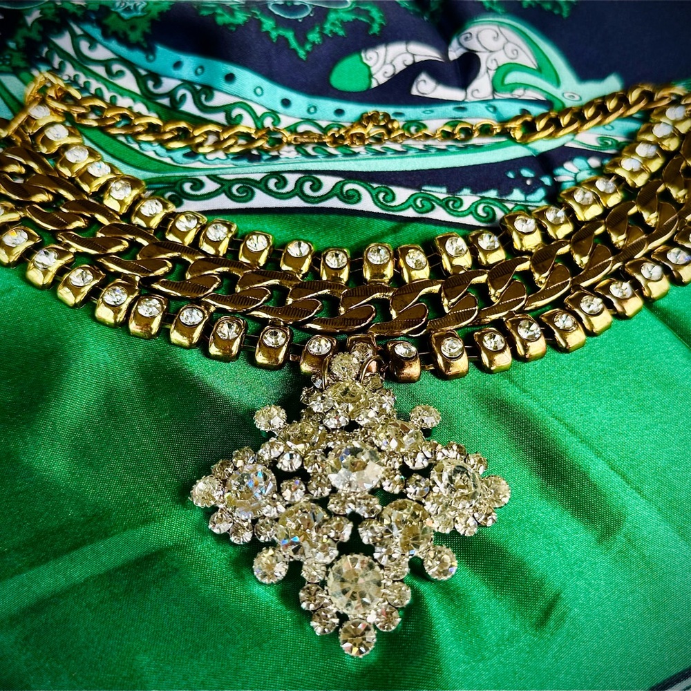 Elegant Gold and Silver Pendant Necklace